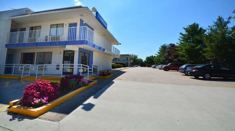 <b>Motel 6 Hartford - Windsor Locks Exterior</b>. Images powered by <a href="https://iceportal.shijigroup.com/" title="IcePortal" target="_blank">IcePortal</a>.