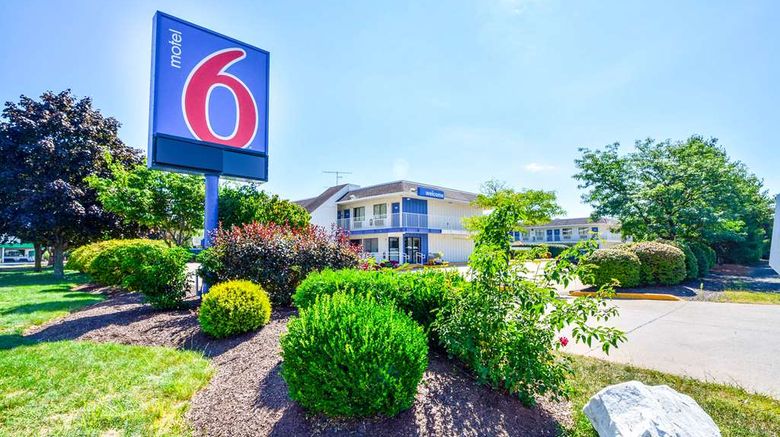 <b>Motel 6 Hartford - Windsor Locks Exterior</b>. Images powered by <a href="https://iceportal.shijigroup.com/" title="IcePortal" target="_blank">IcePortal</a>.