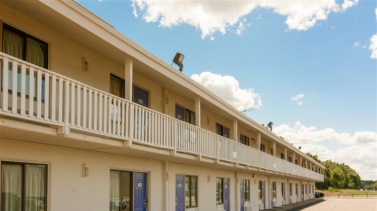 Motel 6 Leominster Exterior