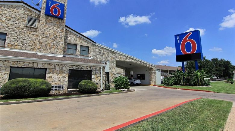 <b>Motel 6 Austin Central Exterior</b>. Images powered by <a href="https://iceportal.shijigroup.com/" title="IcePortal" target="_blank">IcePortal</a>.