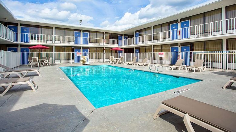 <b>Motel 6 Baton Rouge Southeast Pool</b>. Images powered by <a href="https://iceportal.shijigroup.com/" title="IcePortal" target="_blank">IcePortal</a>.