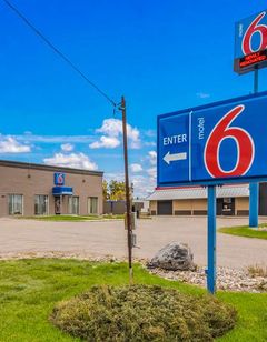 Motel 6 Fargo - North