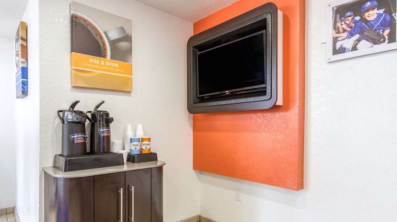 <b>Motel 6 Phoenix Temp Lobby</b>. Images powered by <a href="https://iceportal.shijigroup.com/" title="IcePortal" target="_blank">IcePortal</a>.