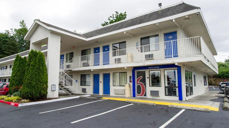 Motel 6 Seattle Airport Exterior. Images powered by <a href="https://iceportal.shijigroup.com" target="_blank" rel="noopener">Ice Portal</a>.