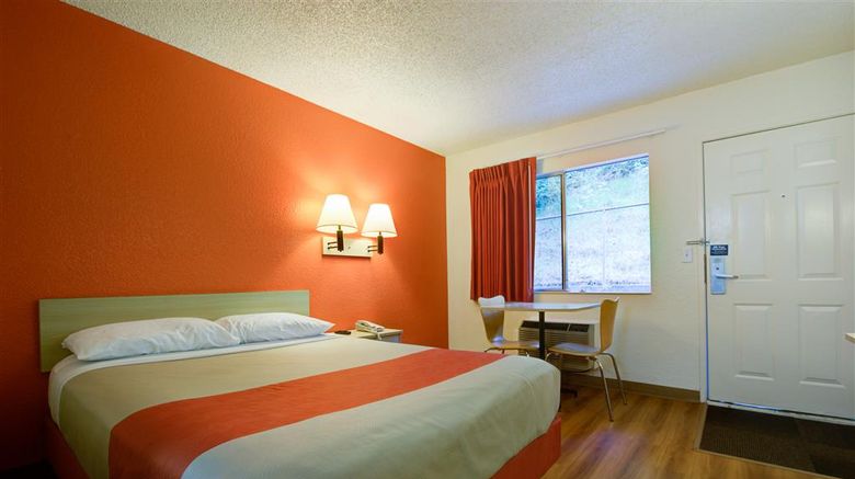 <b>Motel 6 Seattle Airport Room</b>. Images powered by <a href="https://iceportal.shijigroup.com/" title="IcePortal" target="_blank">IcePortal</a>.