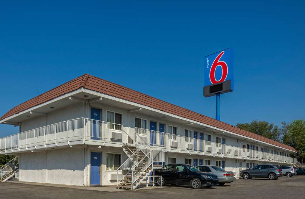 Motel 6 Los Angeles Van Nuys- Tourist Class Sepulveda, CA Hotels 