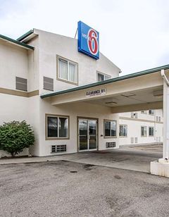 Motel 6 Nephi