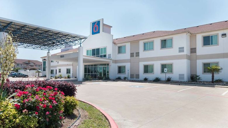 Motel 6 Hillsboro Exterior. Images powered by <a href="https://iceportal.shijigroup.com" target="_blank" rel="noopener">Ice Portal</a>.