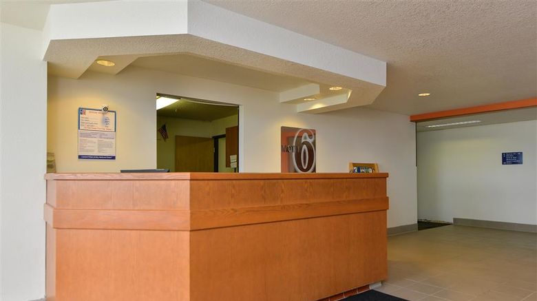Motel 6 Meridian Lobby. Images powered by <a href="https://iceportal.shijigroup.com" target="_blank" rel="noopener">Ice Portal</a>.