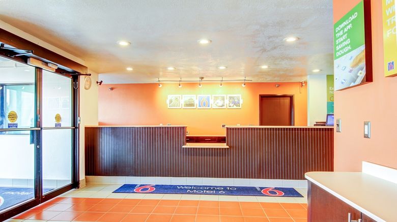 <b>Motel 6 Columbia - East Lobby</b>. Images powered by <a href="https://iceportal.shijigroup.com/" title="IcePortal" target="_blank">IcePortal</a>.
