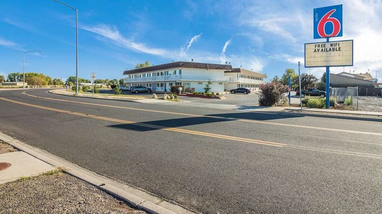 Motel 6 Moses Lake Exterior. Images powered by <a href="https://iceportal.shijigroup.com" target="_blank" rel="noopener">Ice Portal</a>.