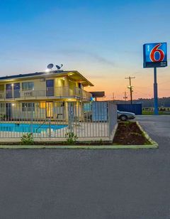 Motel 6 Lumberton