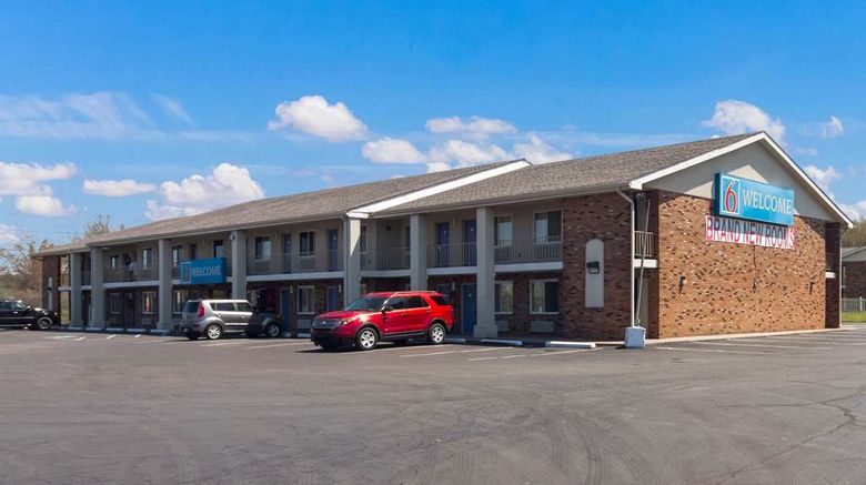 Motel 6 Youngstown Exterior. Images powered by <a href="https://iceportal.shijigroup.com" target="_blank" rel="noopener">Ice Portal</a>.