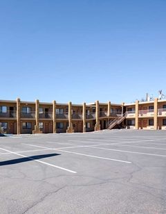 Motel 6 Santa Fe Plaza Downtown