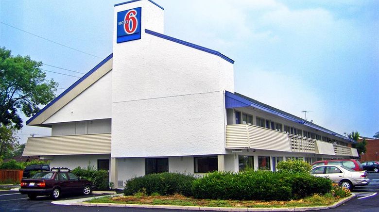 Motel 6 Columbus OSU North Exterior. Images powered by <a href="https://iceportal.shijigroup.com" target="_blank" rel="noopener">Ice Portal</a>.