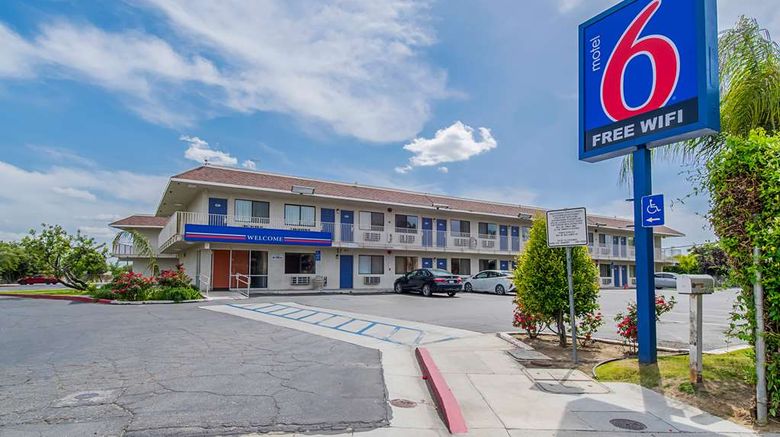 Motel 6 Bakersfield Airport Exterior. Images powered by <a href="https://iceportal.shijigroup.com" target="_blank" rel="noopener">Ice Portal</a>.