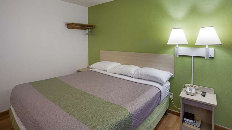 Motel 6 Binghamton Room