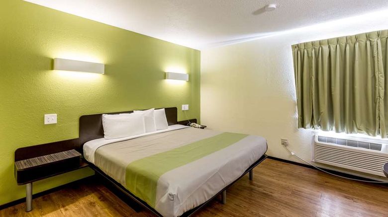 <b>Motel 6 Troy Room</b>. Images powered by <a href="https://iceportal.shijigroup.com/" title="IcePortal" target="_blank">IcePortal</a>.