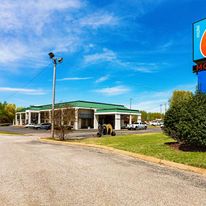 Motel 6 Covington, TN