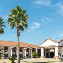 Baymont Inn & Suites Port Arthur