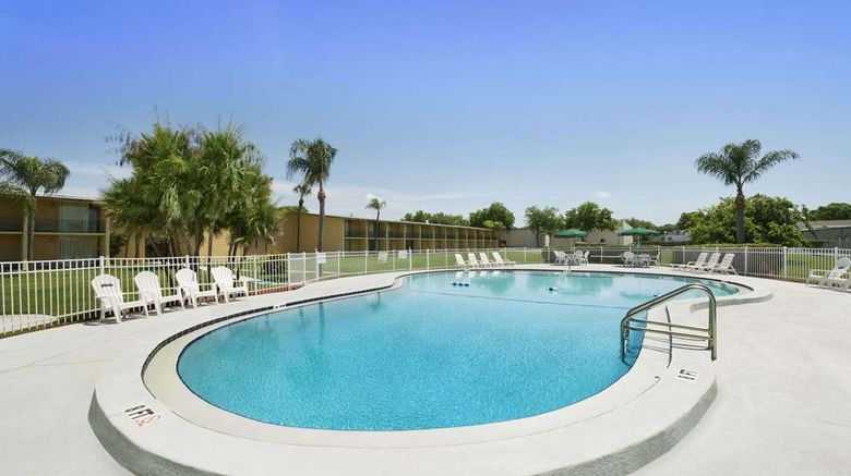 <b>Howard Johnson Inn Winter Haven Pool</b>. Images powered by <a href="https://iceportal.shijigroup.com/" title="IcePortal" target="_blank">IcePortal</a>.