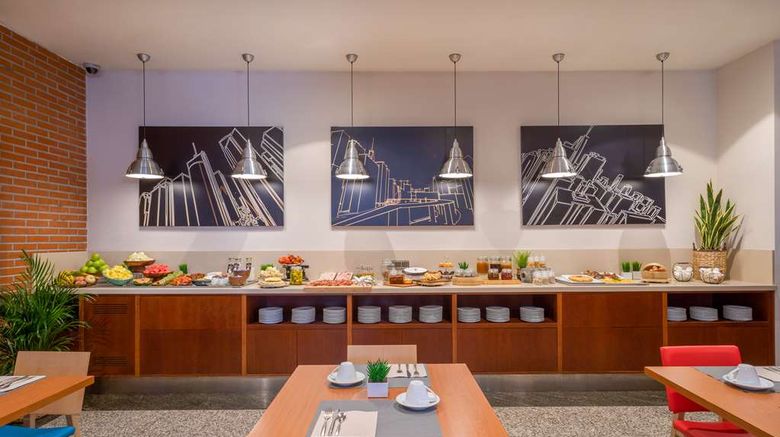 <b>Hotel Santiago Plaza, Affiliated Melia Restaurant</b>. Images powered by <a href="https://iceportal.shijigroup.com/" title="IcePortal" target="_blank">IcePortal</a>.