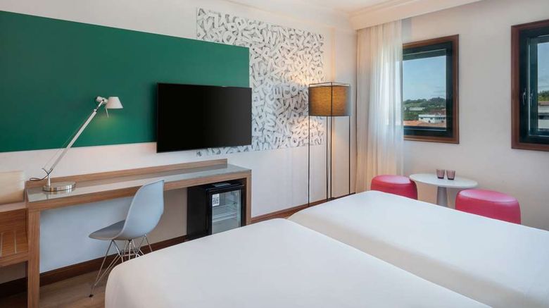 <b>Hotel Santiago Plaza, Affiliated Melia Room</b>. Images powered by <a href="https://iceportal.shijigroup.com/" title="IcePortal" target="_blank">IcePortal</a>.