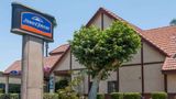 Howard Johnson Norco Exterior