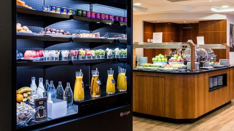 <b>Hotel Madrid Centro, Affiliated by Melia Restaurant</b>. Images powered by <a href="https://iceportal.shijigroup.com/" title="IcePortal" target="_blank">IcePortal</a>.