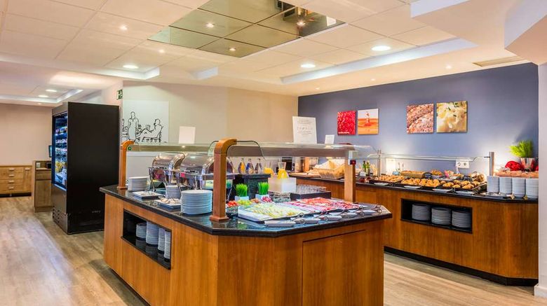 <b>Hotel Madrid Centro, Affiliated by Melia Restaurant</b>. Images powered by <a href="https://iceportal.shijigroup.com/" title="IcePortal" target="_blank">IcePortal</a>.