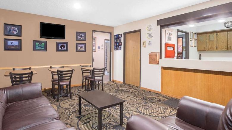 <b>Super 8 Sitka Lobby</b>. Images powered by <a href="https://iceportal.shijigroup.com/" title="IcePortal" target="_blank">IcePortal</a>.