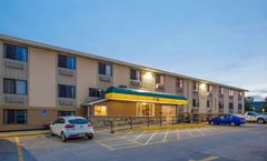 Super 8 Iowa City/Coralville
