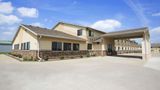 Super 8 Cameron Exterior
