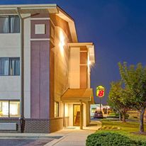 Super 8 College Park/Wash DC Area