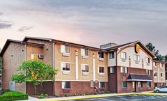 Super 8 Baltimore/Essex Area