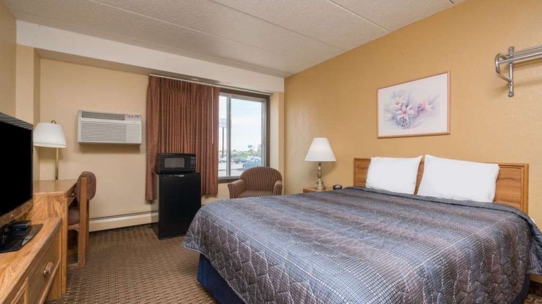 <b>Super 8 Owatonna Room</b>. Images powered by <a href="https://iceportal.shijigroup.com/" title="IcePortal" target="_blank">IcePortal</a>.