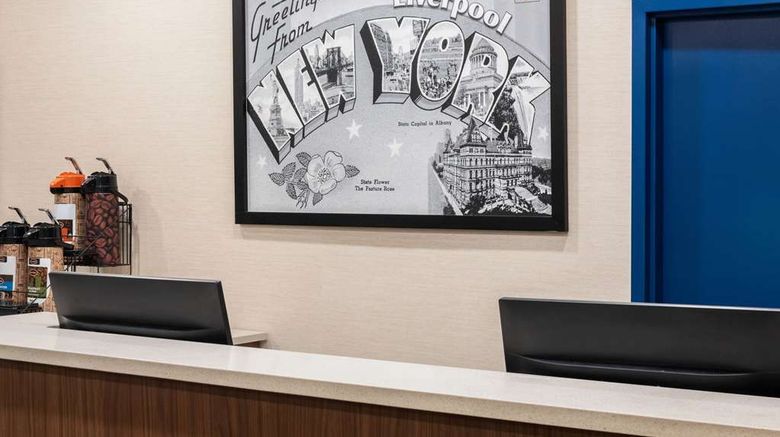 <b>Super 8 Liverpool/ Syracuse Area Lobby</b>. Images powered by <a href="https://iceportal.shijigroup.com/" title="IcePortal" target="_blank">IcePortal</a>.