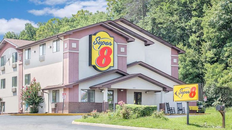 Super 8 Roanoke Exterior. Images powered by <a href="https://iceportal.shijigroup.com" target="_blank" rel="noopener">Ice Portal</a>.