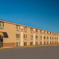 Super 8 Lincoln West