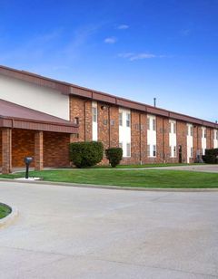 Super 8 Tuscola