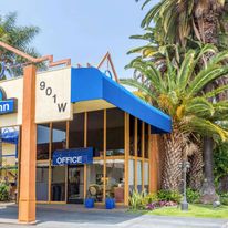 Days Inn Hotel by Wyndham Los Angeles LA