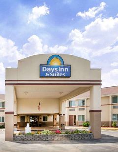 Days Inn & Suites Bridgeport