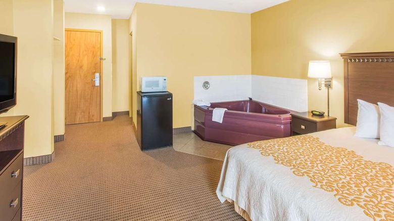 <b>Days Inn Colchester/Burlington Suite</b>. Images powered by <a href="https://iceportal.shijigroup.com/" title="IcePortal" target="_blank">IcePortal</a>.