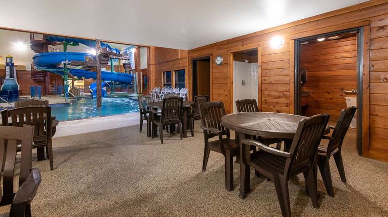 <b>Days Inn Mitchell Pool</b>. Images powered by <a href="https://iceportal.shijigroup.com/" title="IcePortal" target="_blank">IcePortal</a>.