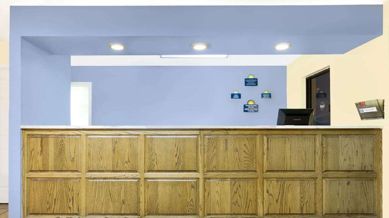 <b>Days Inn Kingman West Lobby</b>. Images powered by <a href="https://iceportal.shijigroup.com/" title="IcePortal" target="_blank">IcePortal</a>.