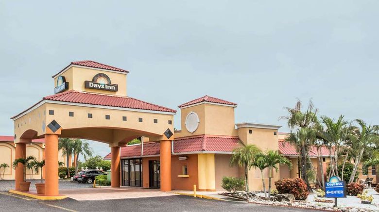 Days Inn Fort Myers South/Airport Exterior. Images powered by <a href="https://iceportal.shijigroup.com" target="_blank" rel="noopener">Ice Portal</a>.