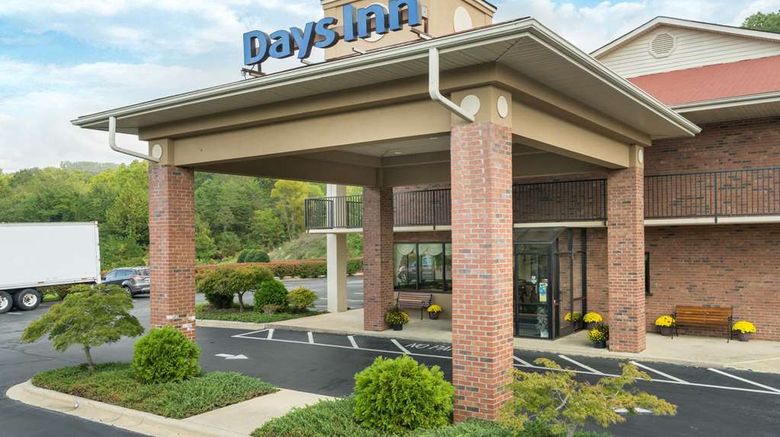 Days Inn Asheville North Exterior. Images powered by <a href="https://iceportal.shijigroup.com" target="_blank" rel="noopener">Ice Portal</a>.