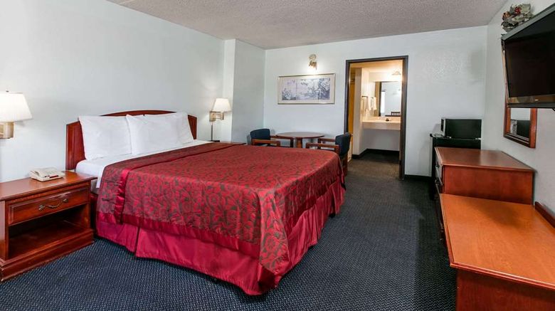 <b>Days Inn Muskogee Room</b>. Images powered by <a href="https://iceportal.shijigroup.com/" title="IcePortal" target="_blank">IcePortal</a>.