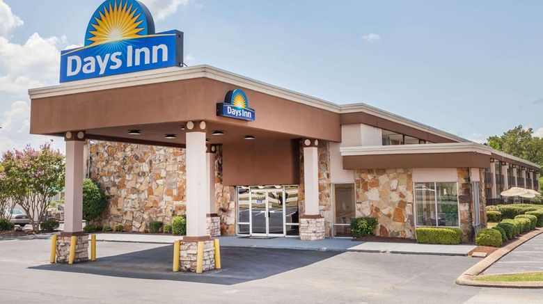 Days Inn Jackson Exterior. Images powered by <a href="https://iceportal.shijigroup.com" target="_blank" rel="noopener">Ice Portal</a>.