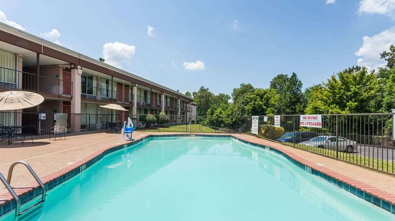<b>Days Inn Jackson Pool</b>. Images powered by <a href="https://iceportal.shijigroup.com/" title="IcePortal" target="_blank">IcePortal</a>.